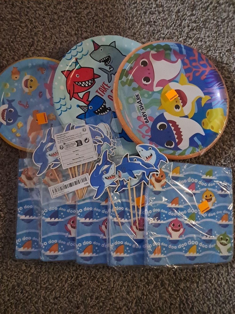 Baby Shark Blue Disposable Party Plates & Napkins Set - Kids Tableware